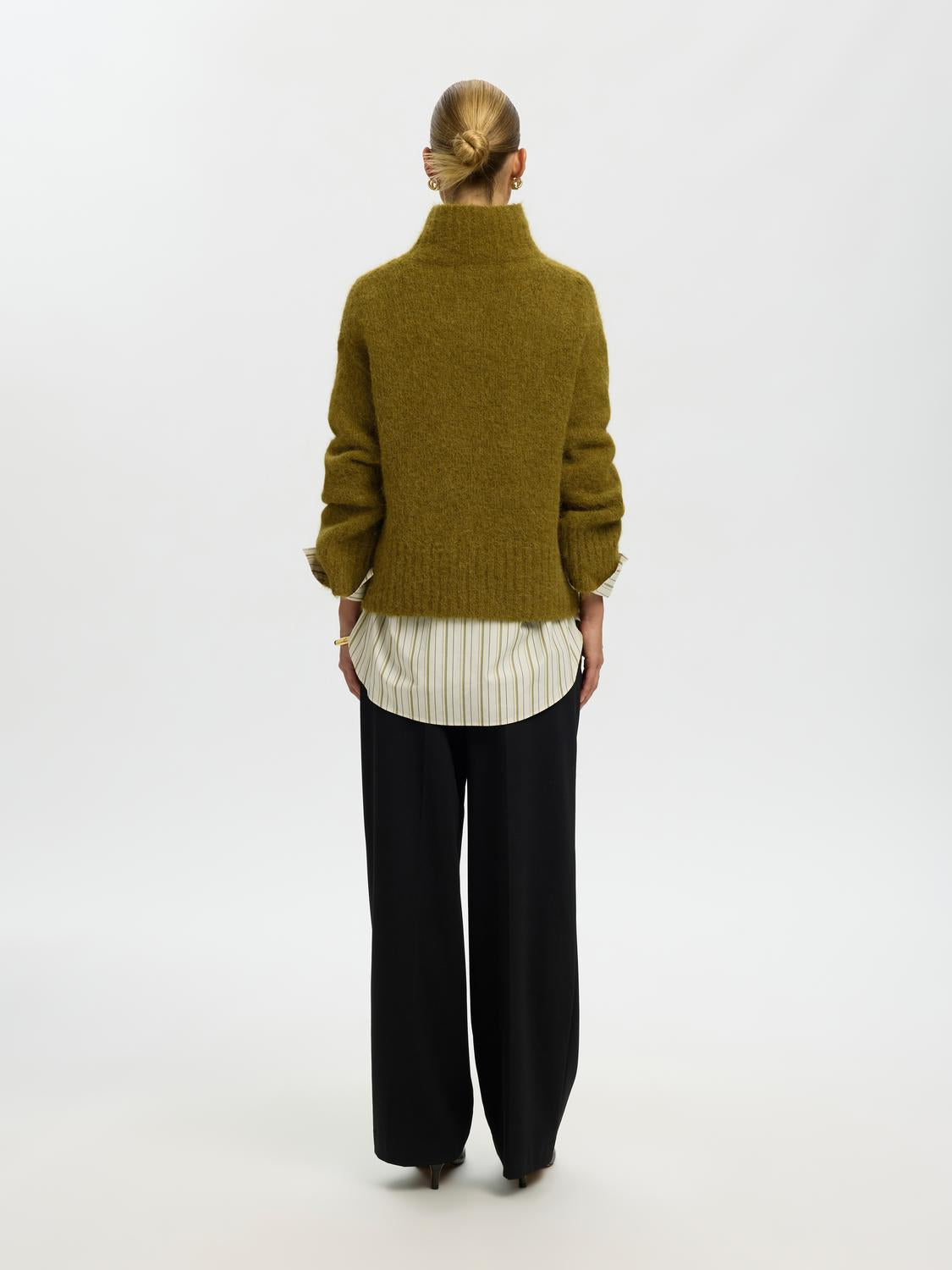 model_shot-back